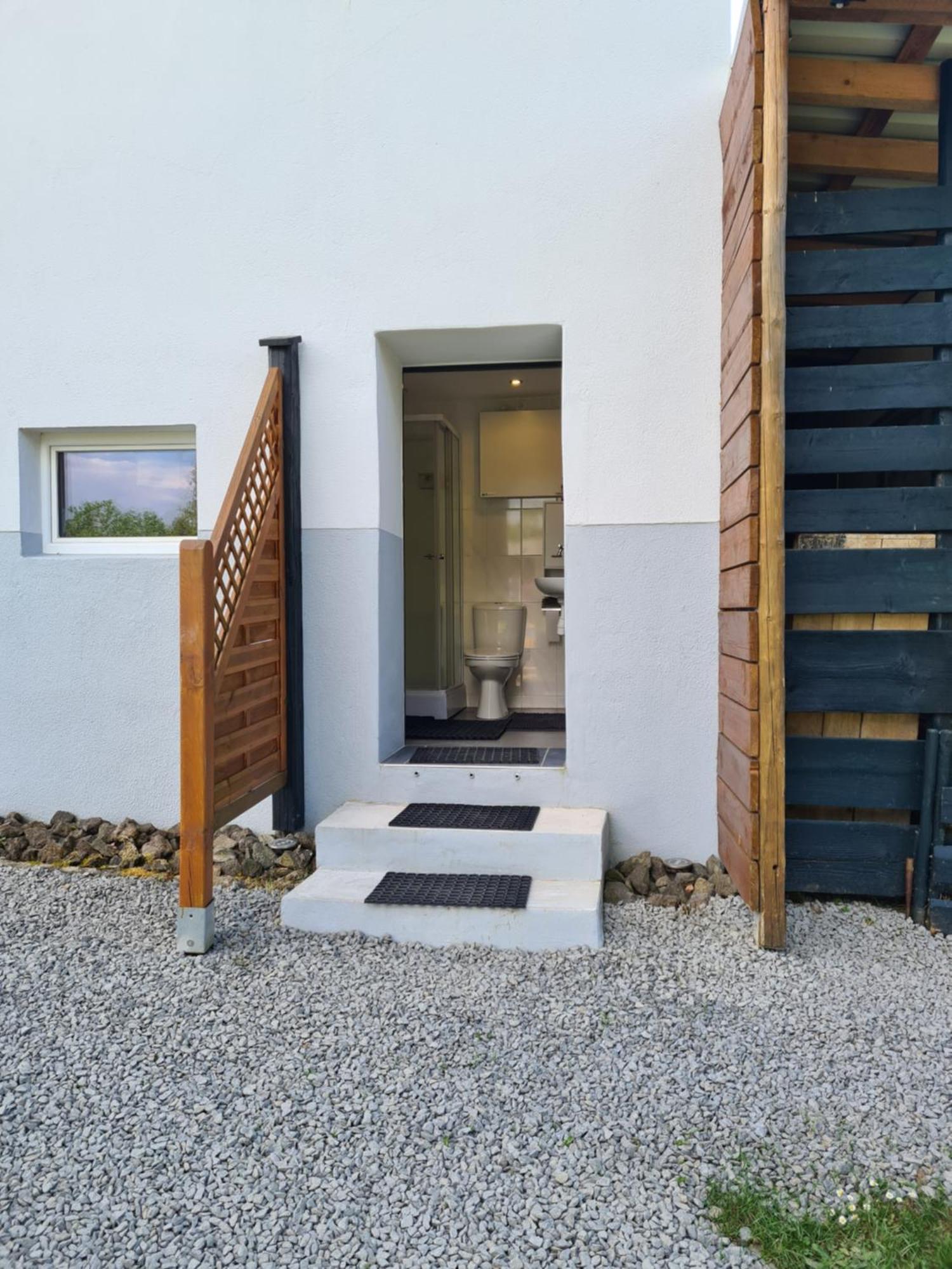 Guesthouse Wallenborn - Lodge Exterior photo
